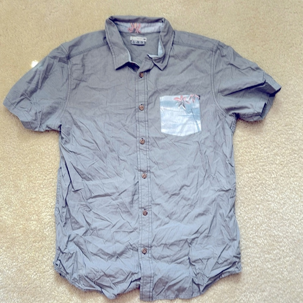 Rusty men’s short sleeve button down shirt Large